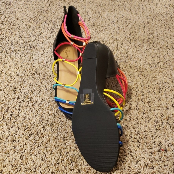 Flats - Picture 2 of 2